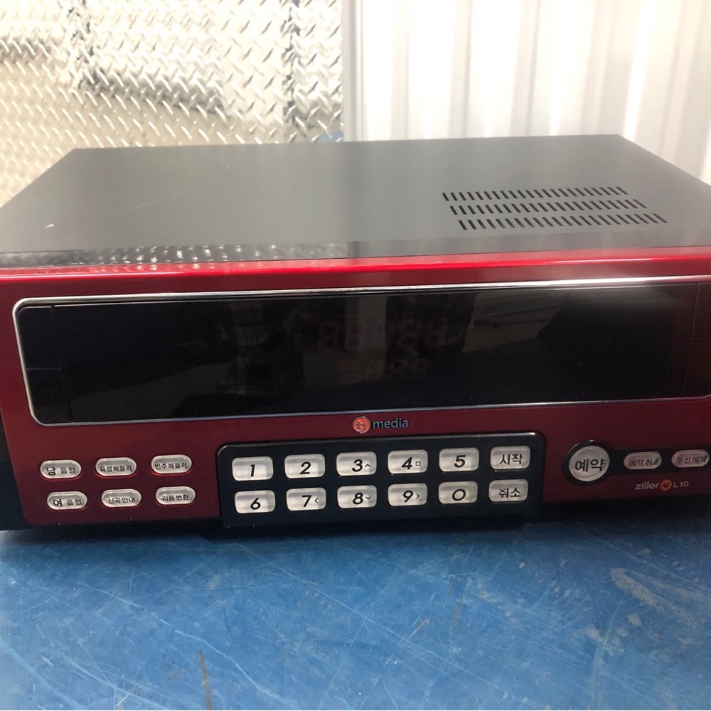 Red & Black Media Electronics Receiver